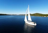 bateau à voile ciel bleu baie de mer voilier bateau à voile mali losinj Croatie